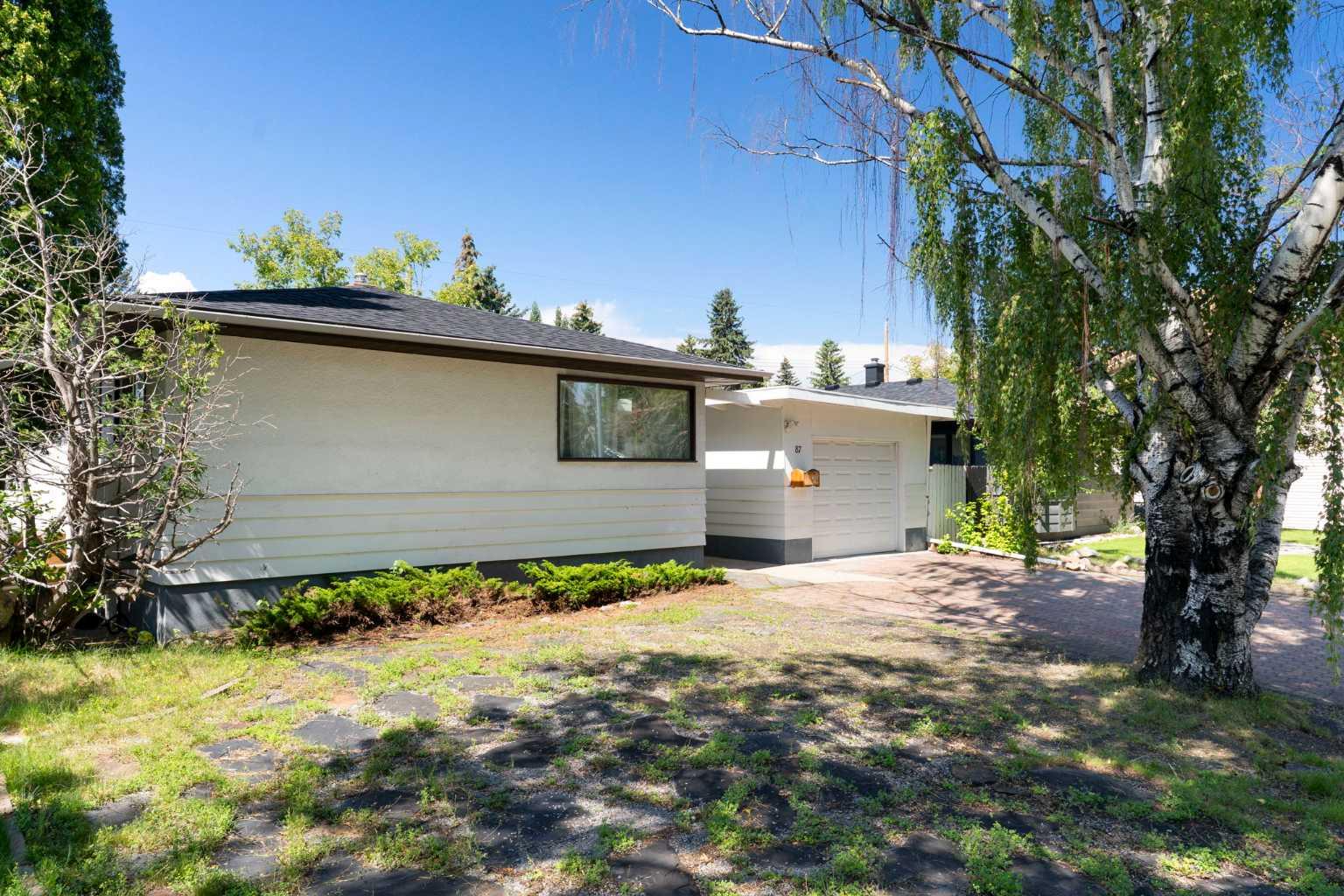 87 Hillgrove Drive SW