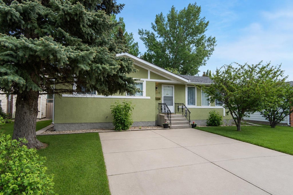 Photo of 105 Bell Street, Red Deer, AB T4R 1L6 (MLS # A2353112)