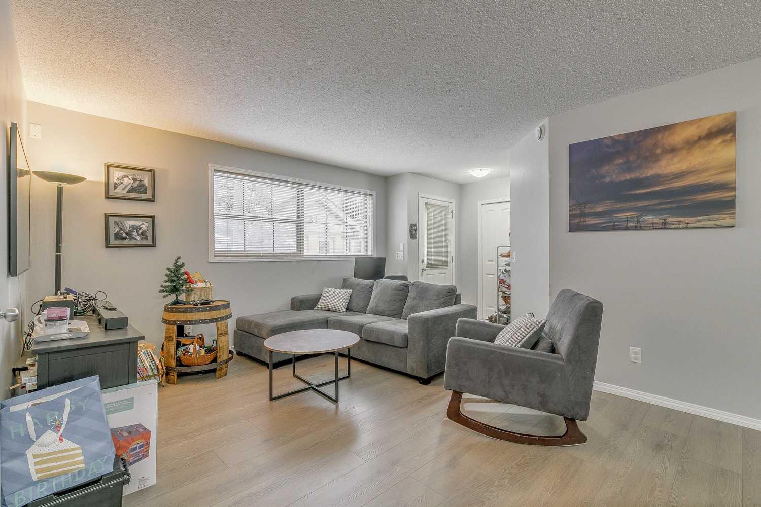 27 Everridge Square SW 105