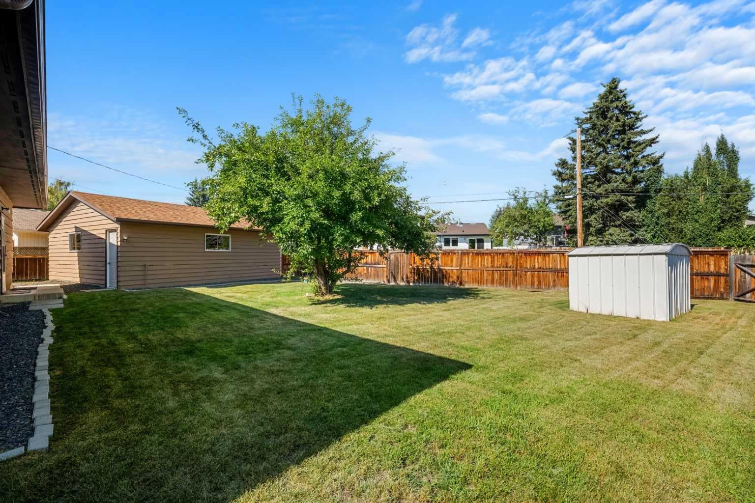 148 Lake Lucerne Crescent SE