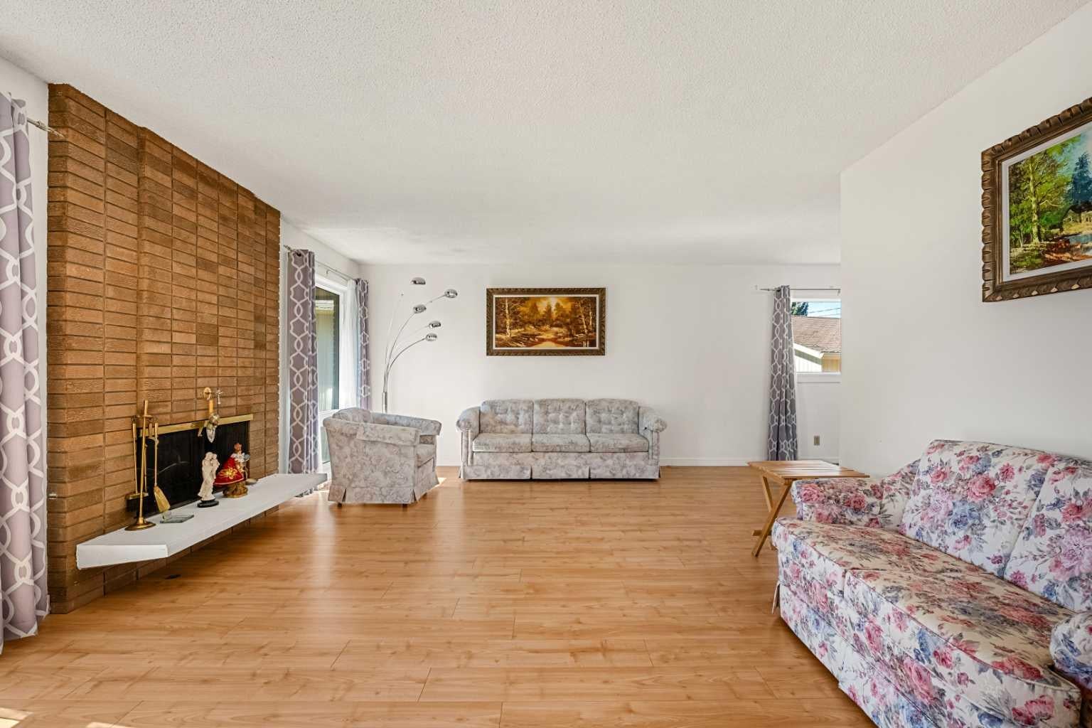 148 Lake Lucerne Crescent SE