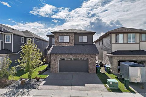Photo of 420 Legacy View SE, Calgary, AB T2X 2G4 (MLS # A2313268)