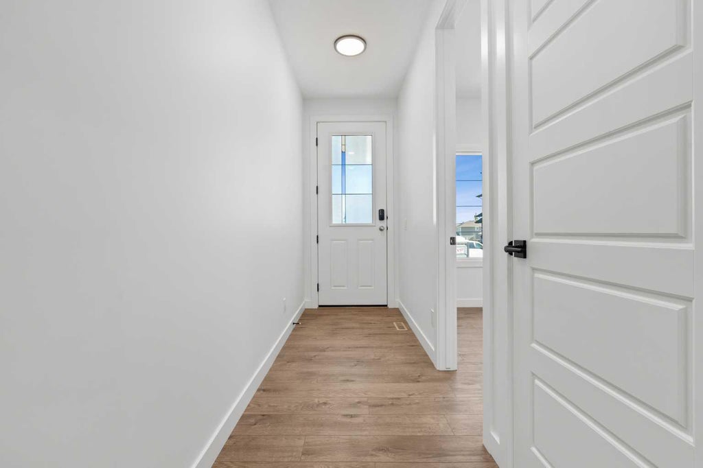 Photo of 94 Bridgeport Landing, Chestermere, AB T1X 3E3 (MLS # A2350258)