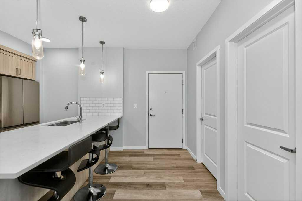 33 Carringham Gate NW 1207