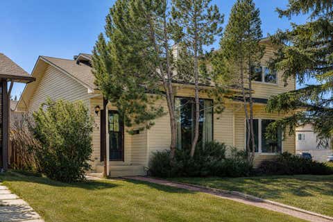 Photo of 3624 Cedarille Drive SW, Calgary, AB T2W 3X8 (MLS # A2334574)