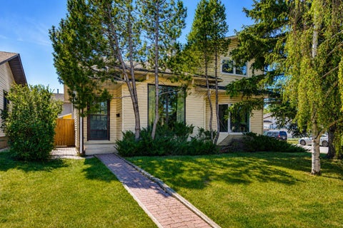 Photo of 3624 Cedarille Drive SW, Calgary, AB T2W 3X8 (MLS # A2334574)