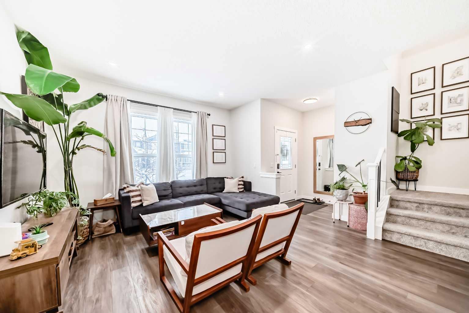 231 Legacy Glen Way SE