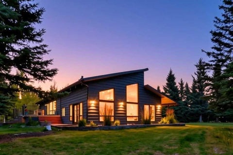 Photo of 16 Mountain View Park, Bragg Creek, AB T0L 0K0 (MLS # A2347217)