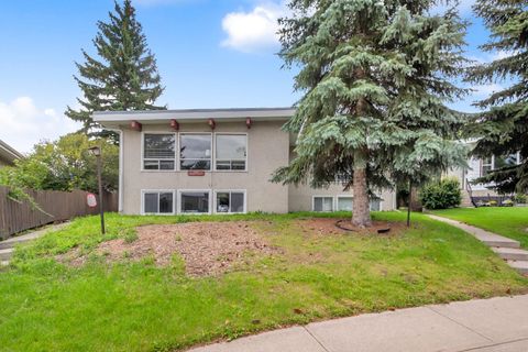 4013 Vance Place NW Calgary AB T3A 0M7