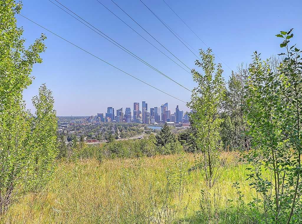 Photo of 332 Cedar Crescent SW #302, Calgary, AB T3C 2Y8 (MLS # A2257193)