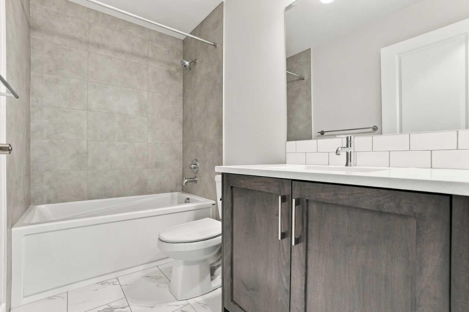 196 Buffaloberry Manor SE