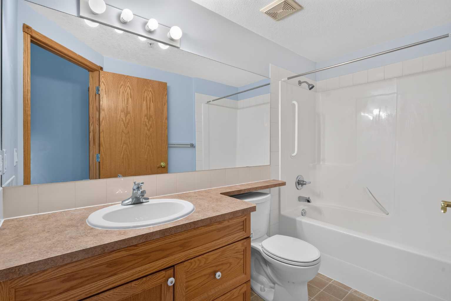 728 Country Hills Road NW 325