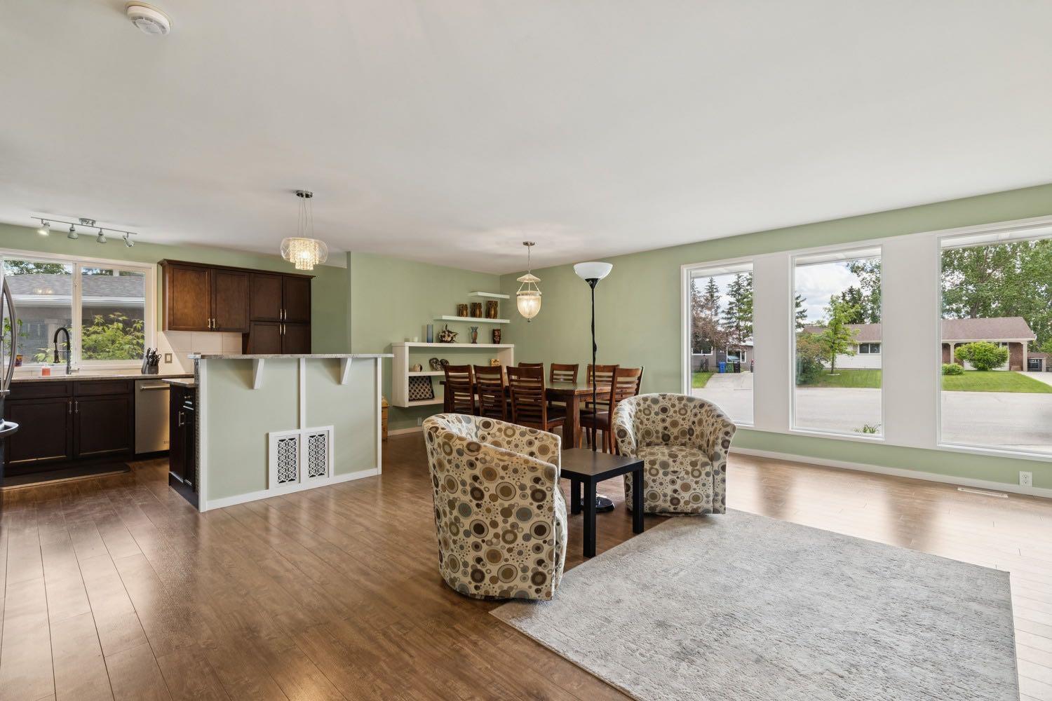 28 Cantrell Bay SW