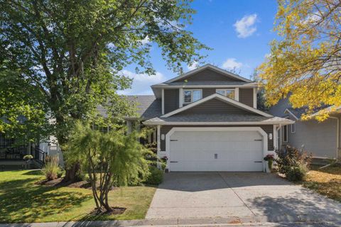 41 Shannon Circle SW Calgary AB T2Y 2K4