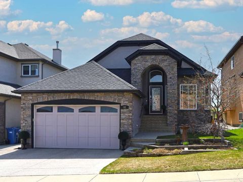 Photo of 92 Sherwood Rise NW, Calgary, AB T3R 1P6 (MLS # A2299332)