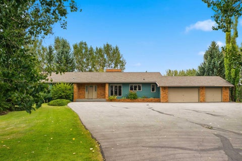 Photo of 30175 Woodland Way Way, Rural Rocky View County, AB T3R 1G7 (MLS # A2345159)