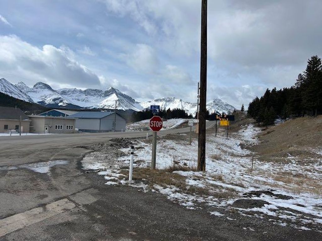 Photo of 6308 25 Avenue #8, Coleman, AB T0K 0M0 (MLS # A2293351)