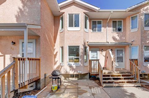 204 Strathaven Drive 32 Strathmore AB T1P 1P6