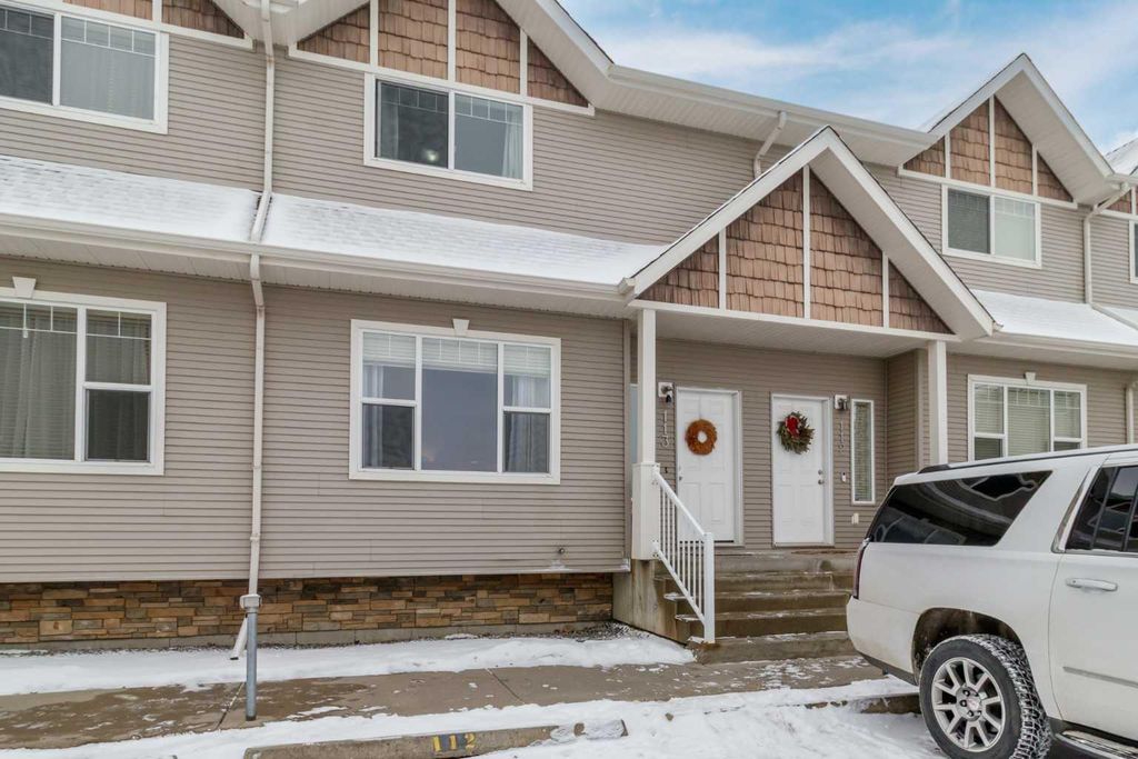 Photo of 50 Lucky Place #113, Sylvan Lake, AB T4S 0E3 (MLS # A2281713)