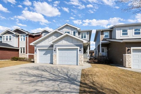 Photo of 189 Silkstone Road W #2, Lethbridge, AB T1J 4J9 (MLS # A2273425)