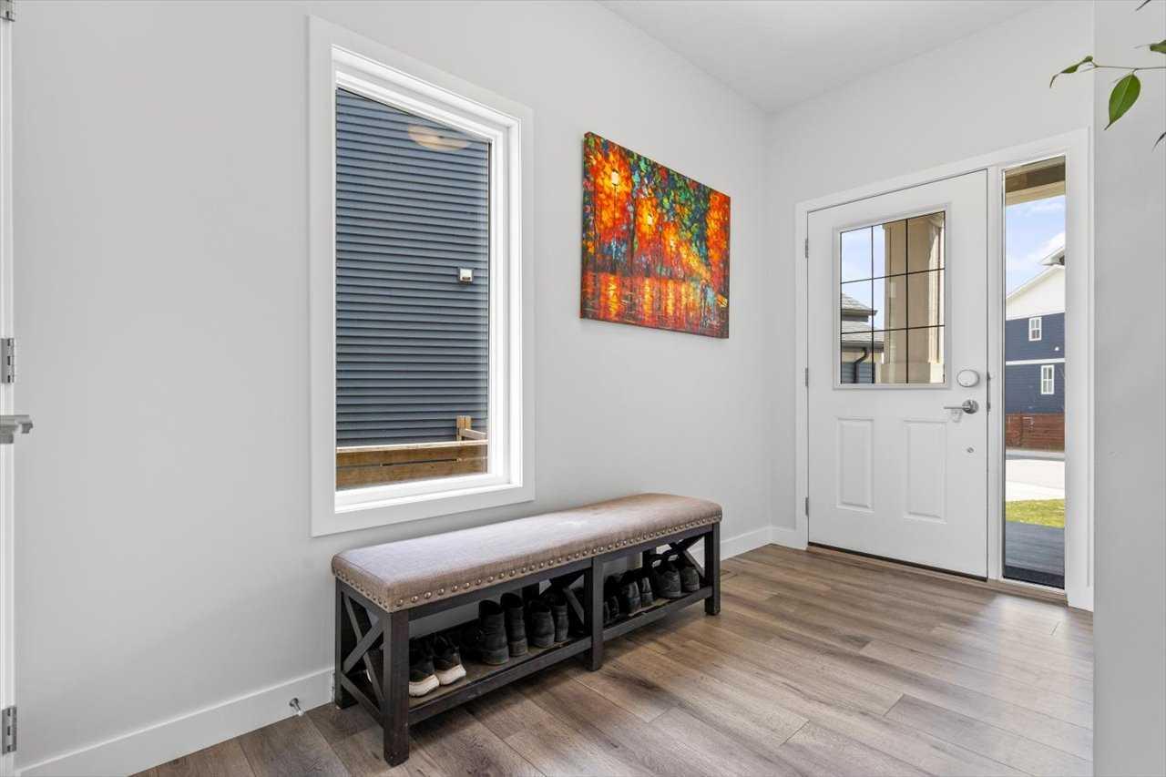 81 Howse Mount NE