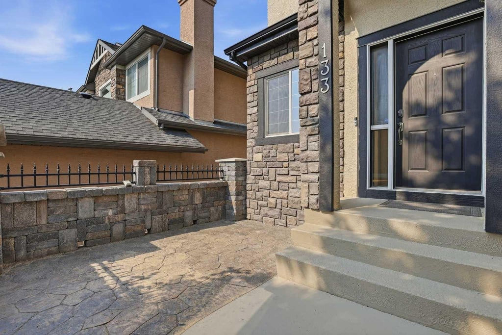 Photo of 133 Aspen Stone Road SW, Calgary, AB T3H 5Y7 (MLS # A2331655)