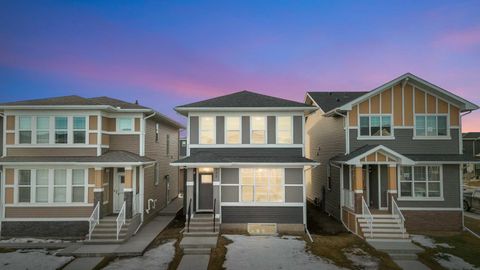 133 Chelsea Glen Chestermere AB T1X 2P4