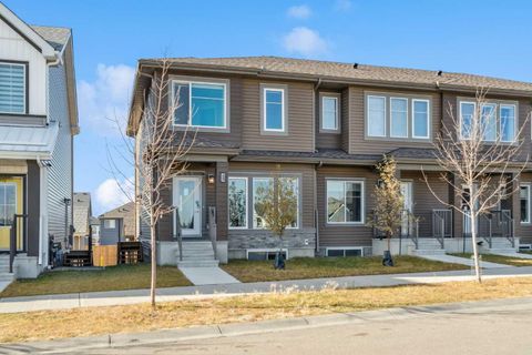 Photo of 259 Lucas Boulevard NW, Calgary, AB T3P 1N1 (MLS # A2266915) Photo of 259 Lucas Boulevard NW, Calgary, AB T3P 1N1 (MLS # A2266915)
