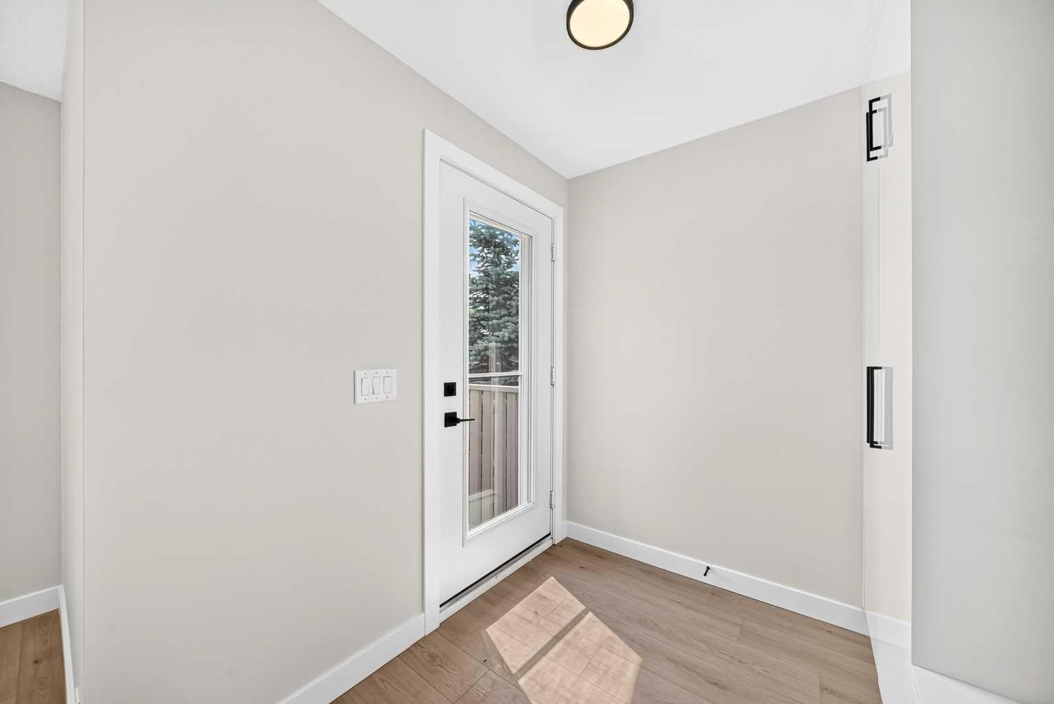 4 Abingdon Court NE