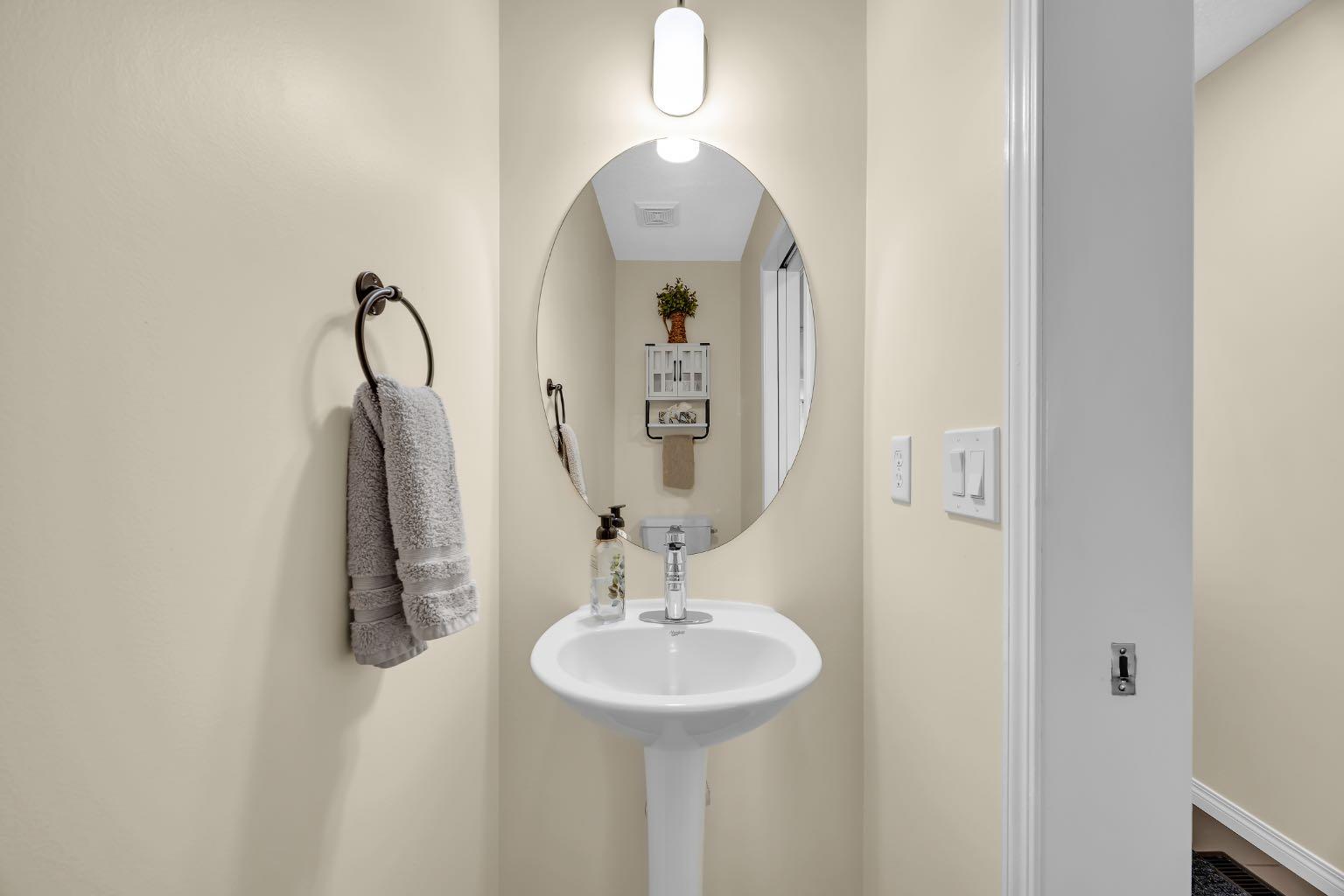 128 Country Village Manor NE