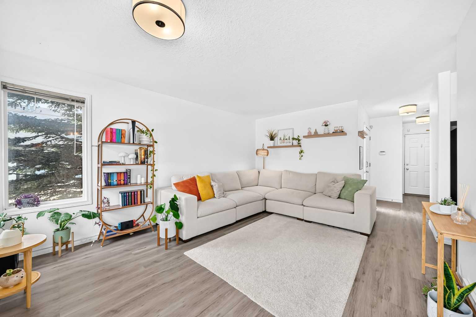 102 Canoe Square SW 35