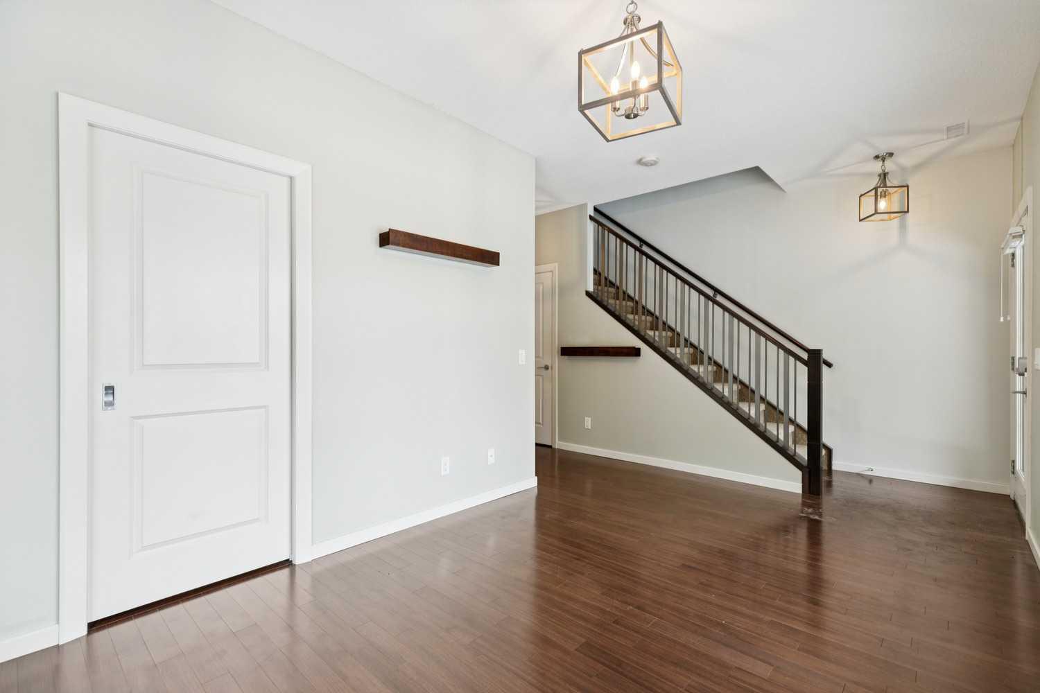 303 Valley Ridge Manor NW