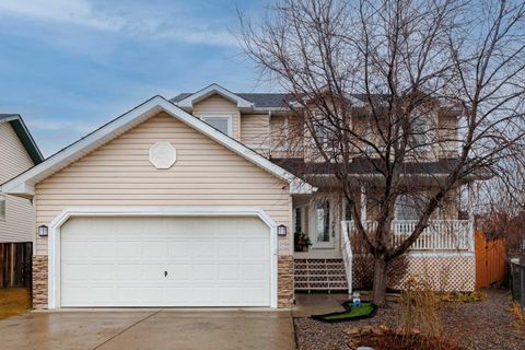 62 Canoe Circle SW Airdrie AB T4B 2L6