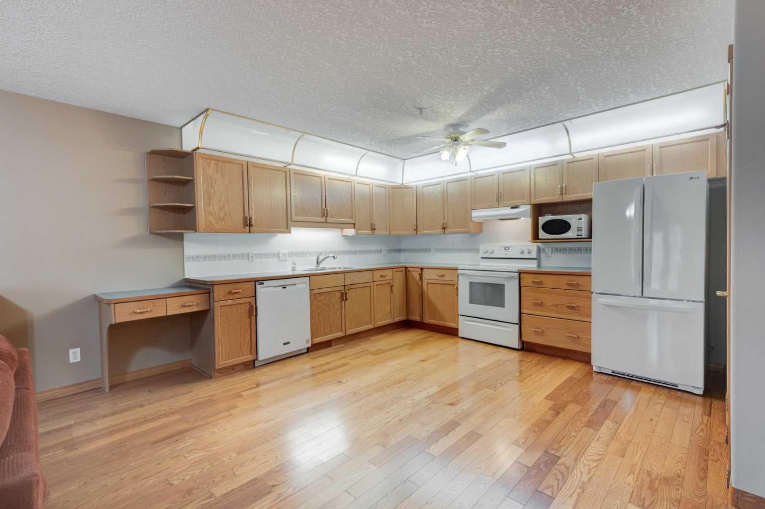 6868 Sierra Morena Boulevard SW 104
