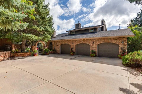 Photo of 20 Silver Creek Place NW, Calgary, AB T3B 5A2 (MLS # A2345885)