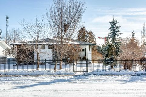 8248 5 Street SW Calgary AB T2V 1C5