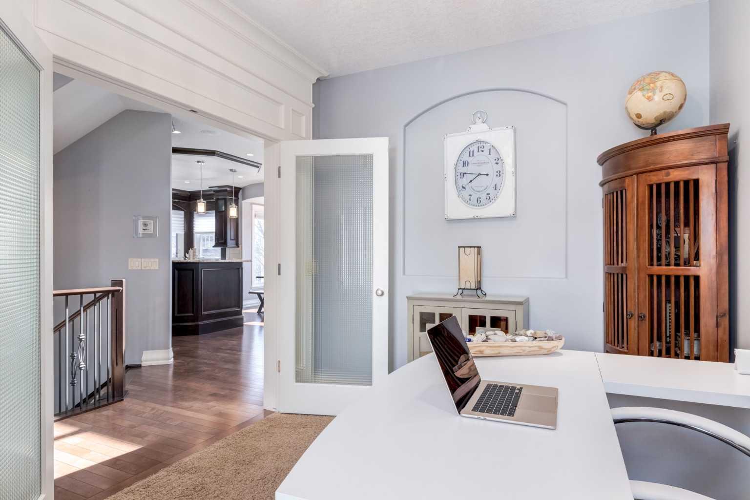 728 Coopers Square SW