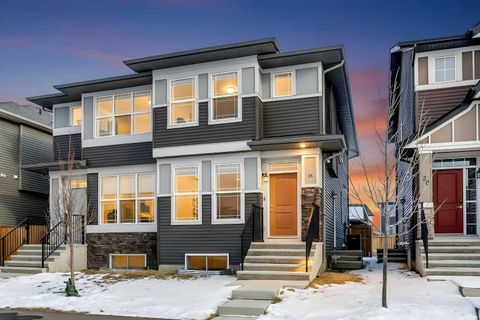 16 Creekstone Drive SW Calgary AB T2X 4Z5