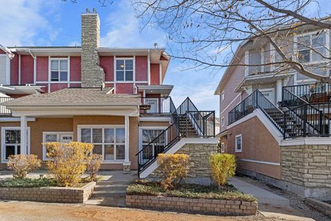 772 73 Street SW Calgary AB T3H 5V9