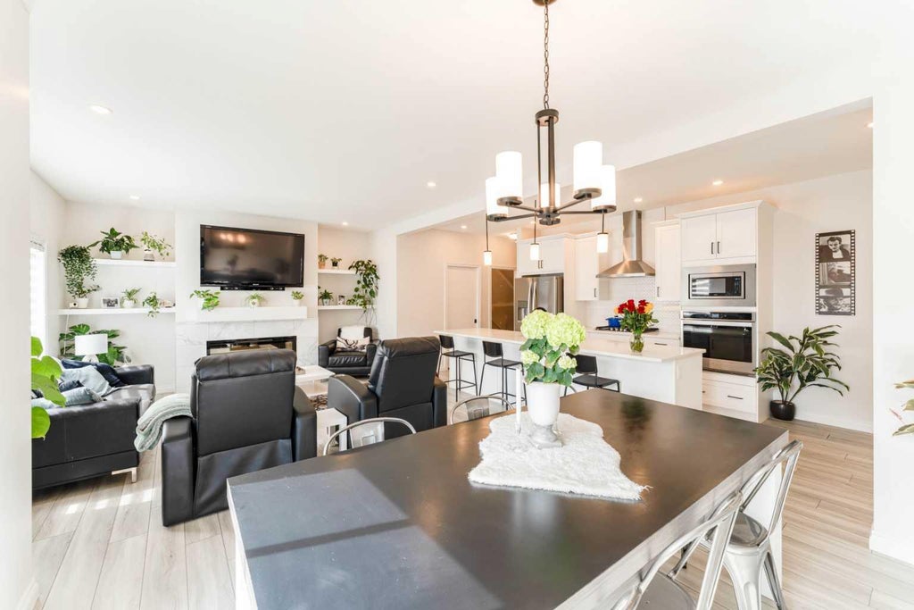 Photo of 1484 Bayview Point SW, Airdrie, AB T4B 3N8 (MLS # A2351420)