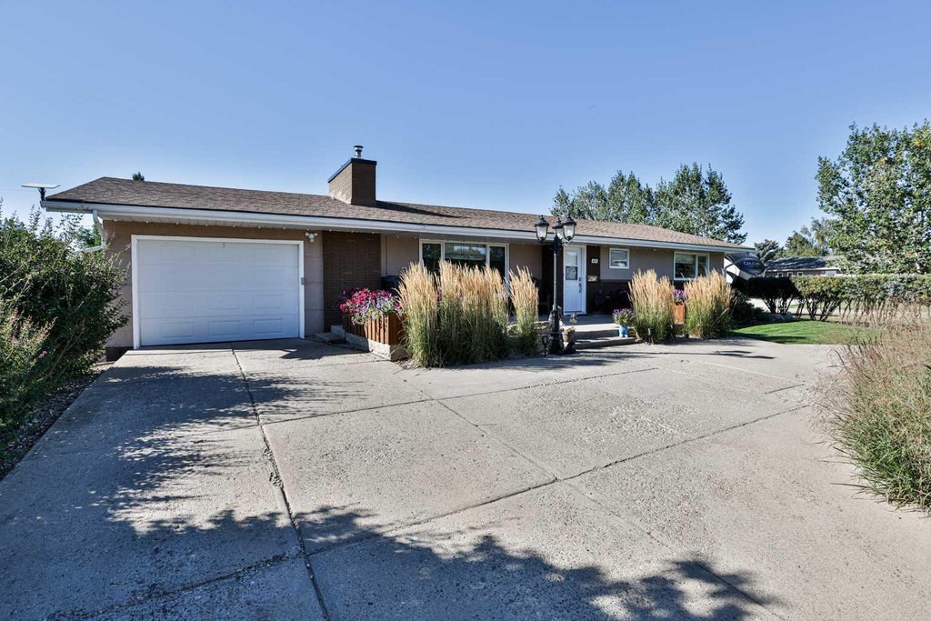 Photo of 410 6 Avenue, Warner, AB T0K 2L0 (MLS # A2341301)