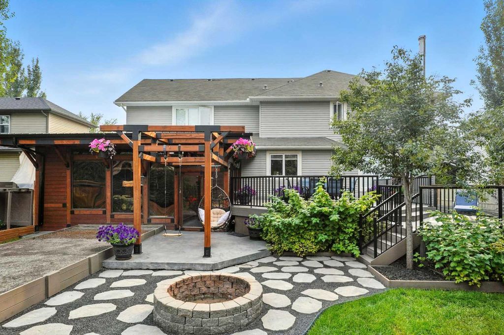 Photo of 37 Thomas Street NW, Langdon, AB T0J 1X2 (MLS # A2284225)