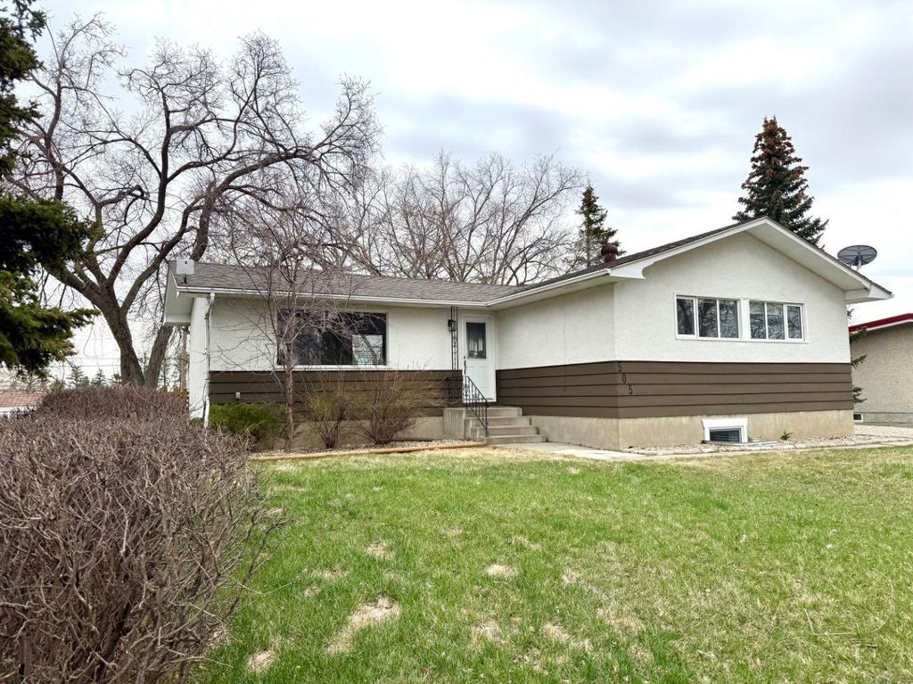 Photo of 505 4 Street S, Vulcan, AB T0L 2B0 (MLS # A2307312)