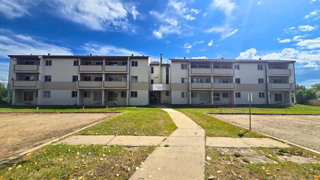 Photo of 5117 44 Street #114, High Prairie, AB T0G 1E0 (MLS # A2338627)