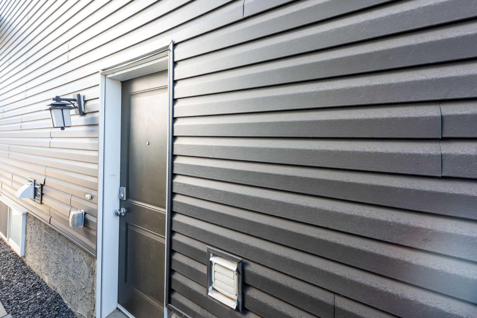 254 Redstone Drive NE