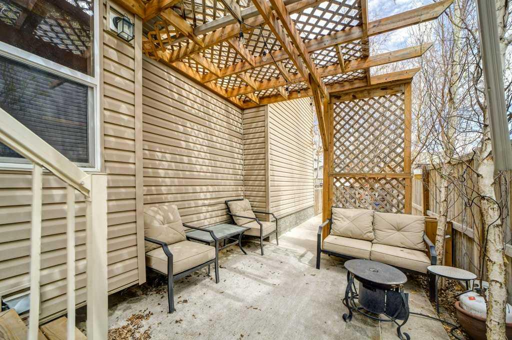 121 Mt Sundance Crescent W