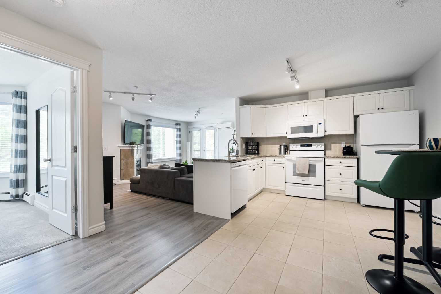 735 56 Avenue SW 306