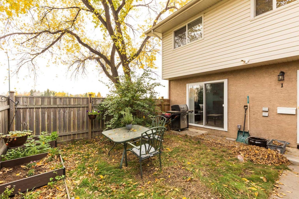 Photo of 1915 18 Avenue N #1, Lethbridge, AB T1H 4V6 (MLS # A2351194)