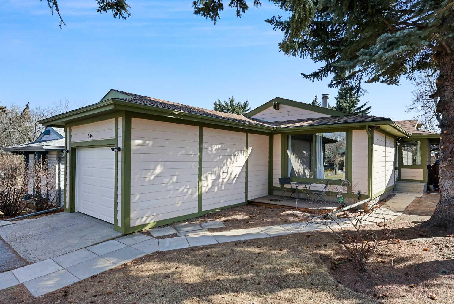 544 Ranchview Court NW