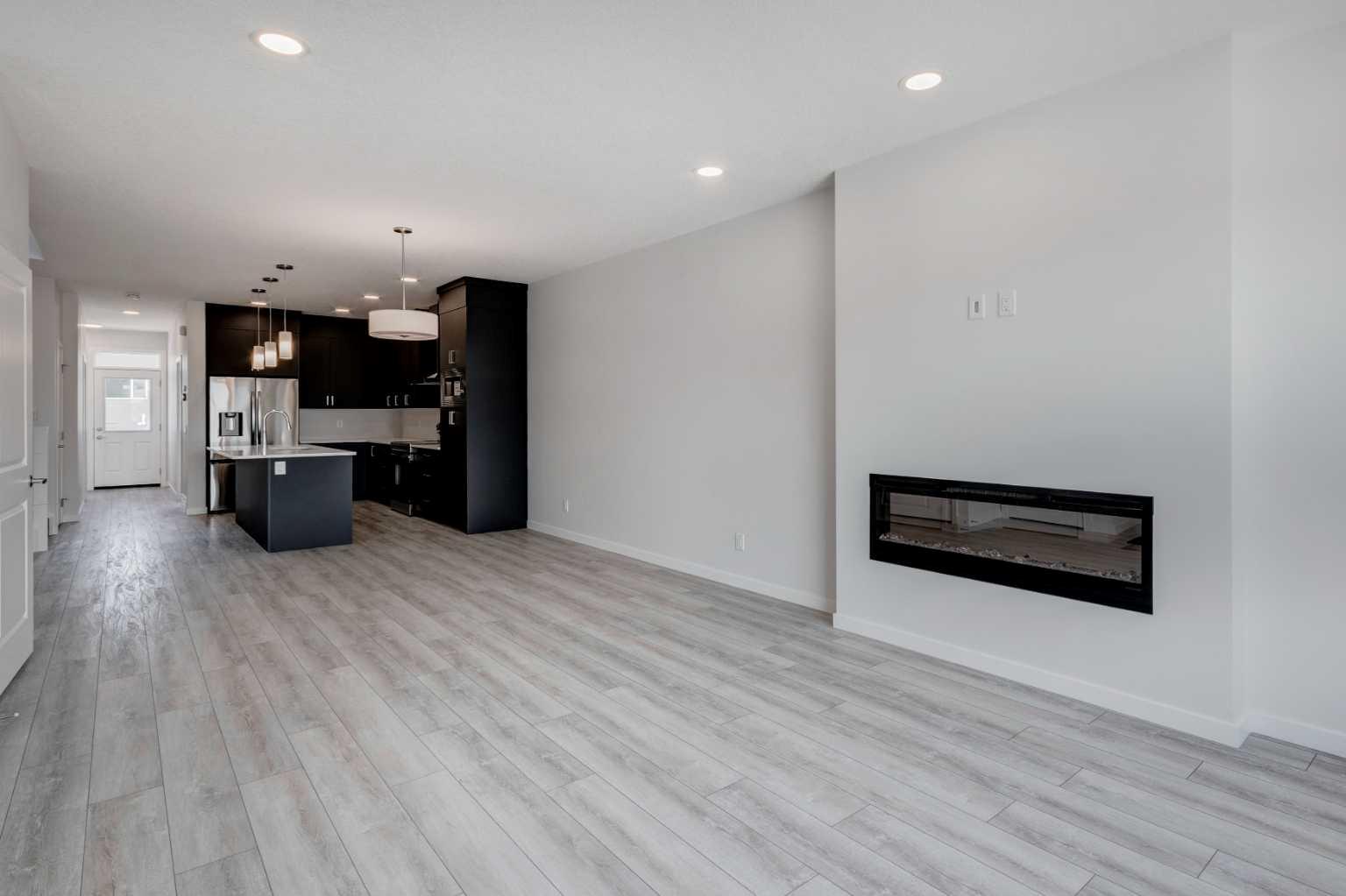 905 Livingston View NE